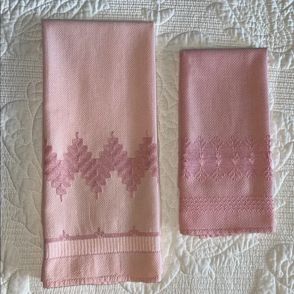 2- Vintage Pink Fingertip Embroidered Towels