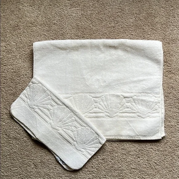 Fieldcrest Hand Towel and Wash Cloth