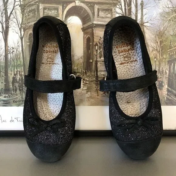 Girls’ Glitter Mary Janes (EUC)‎