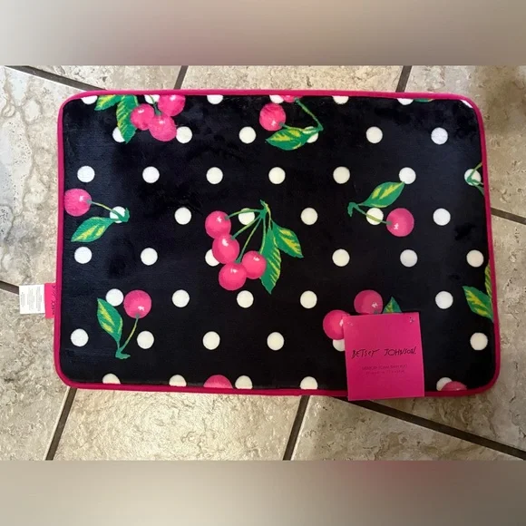 Betsey Johnson‎ Rare Cherry Polka Dot Bath Mat