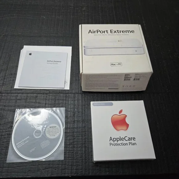 Apple- Airport Extreme. 802.1 WiFi Base Station
