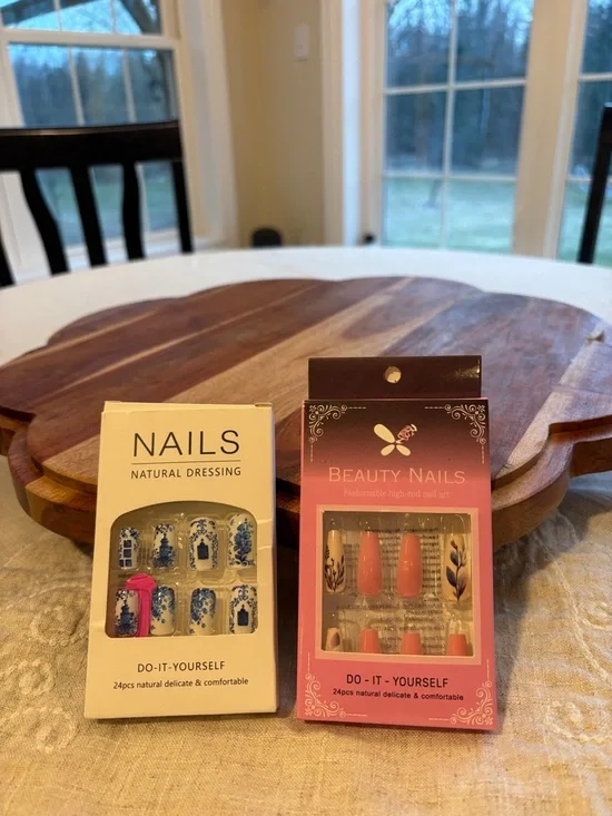 Beauty‎ Nails. Pink and Blue Press-On Nail Sets - DO-IT-YOURSELF
