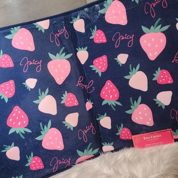 Juicy Coulture Strawberry Memory foam bath rug 20in x 32 in new
