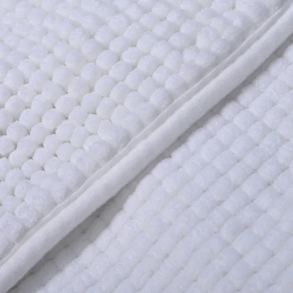 HOMESMART Off White Chenille Bathmat (100% Microfiber)