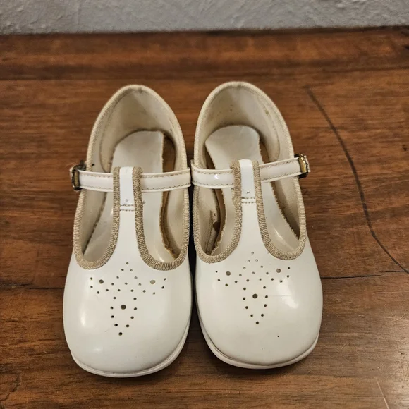 Vintage Sears Infant Shoes White Dress Shoes Mary Janes Size 4 (9-12 Months)