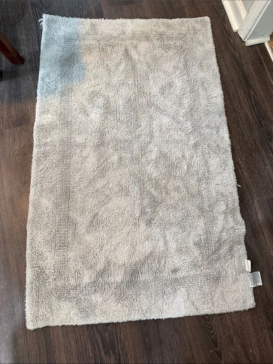 EUC Wamsutta 48x30 Bath Rug
