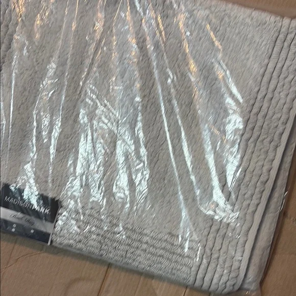 Madison Park Plush Gray Bath Rug