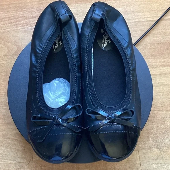 Self Esteem footwear Black Flats with Bow Detail size 3