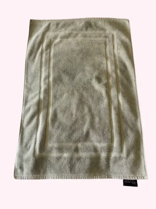 Kenneth Cole Reaction Home 100% Cotton Sage Green Bath Mat