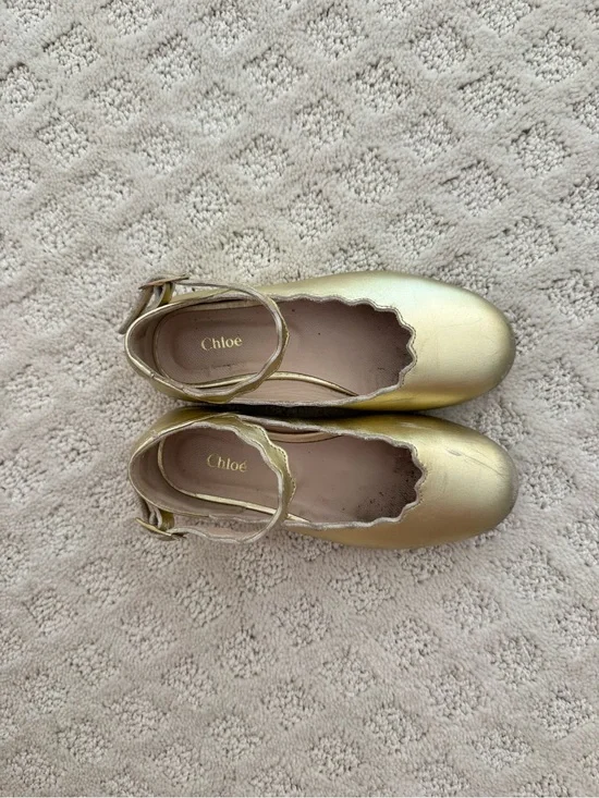 Chloe Metallic Gold Leather Scalloped Mary Jane Flats. Size 27.
