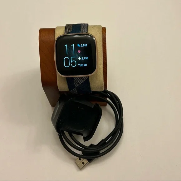 FITBIT Versa 2 (Special edition, tested, Charger included)‎