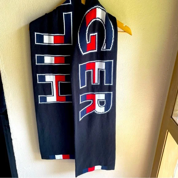 Tommy Hillfager Large Spell-out Collegiate Sweater Scarf. Black w/ RW&B. 76