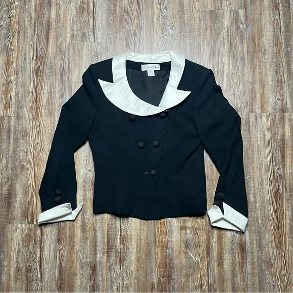 Womens Vintage Christian Dior Black Blazer w detachable White Cuffs and Collar.