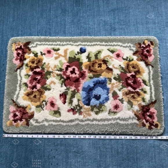 Tufted Floral Rug