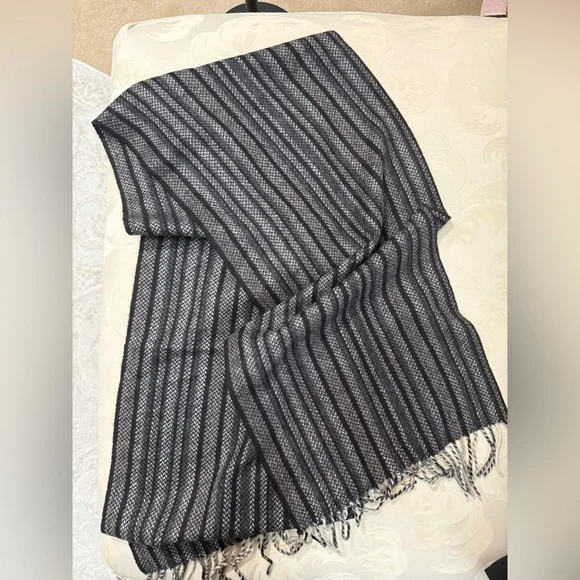 Jos A Bank 100%‎ Cashmere Scarf Black Gray Herringbone Fringe