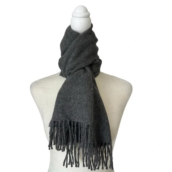 Fringed‎ Peruvian Baby Alpaca Men's Winter Neck Scarf in Charcoal Gray One Size