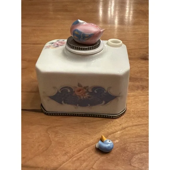 Antique Limoges Porcelain Inkwell‎ Chanill Paris Gilt Mount French Desk