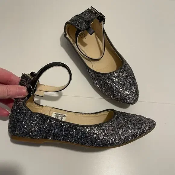 GAP Kids Brand Size 1 Silver Sparkle Ballet Flats with Ankle Straps Sequins
