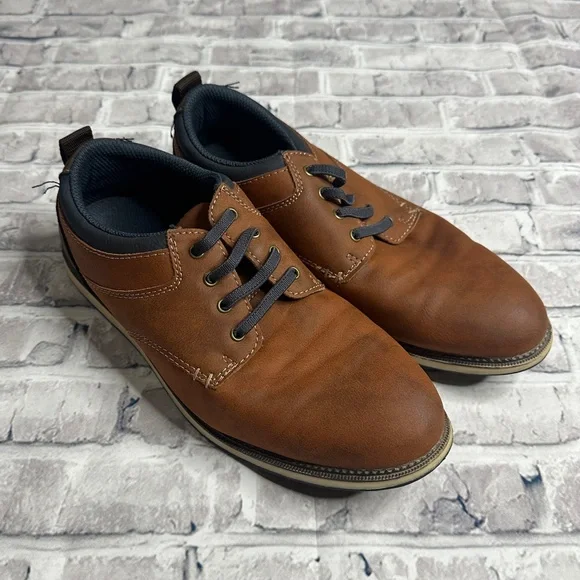EUC Sonoma Goods For Life Boys Classic Brown and Black Oxfords Size 5 Medium