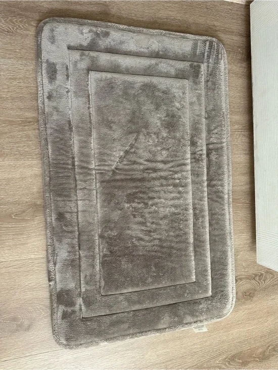 Plush Memory Foam Bath Mat in Taupe