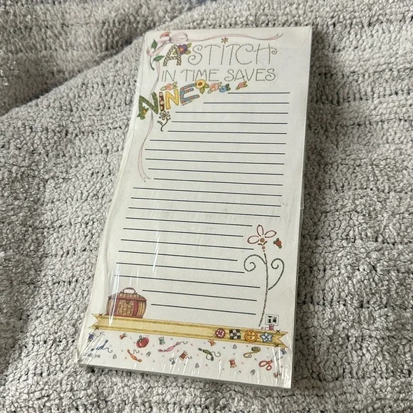 NIP Mary Engelbreit Magnetic Note pad- “A Stitch in Time Saves Nine” Lined