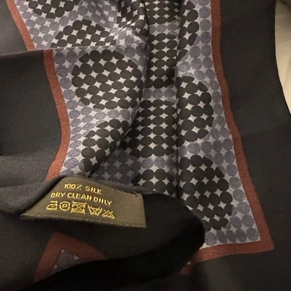 💎 Rare Louis Vuitton Unisex Geometric Dots Scarf in Black / Blue