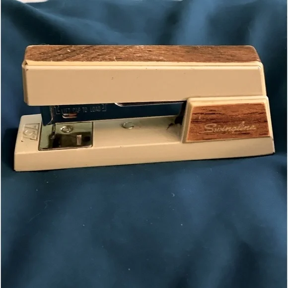 Signature 737 stapler works office work paperwork #67