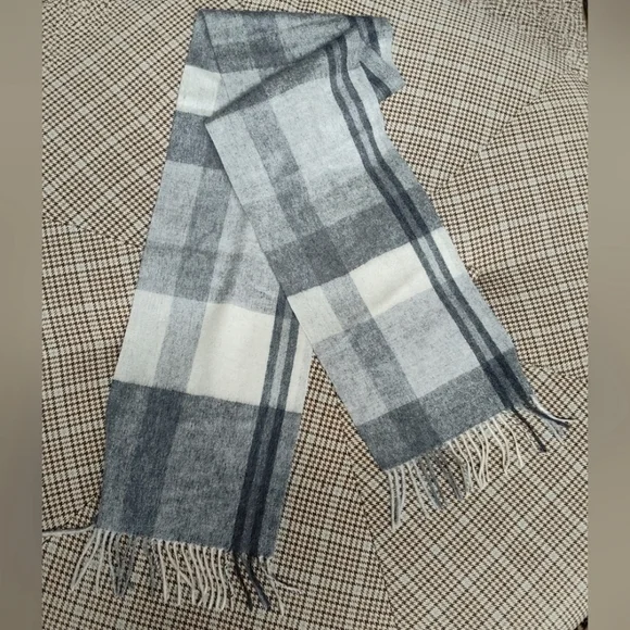 Highland House Gray and Cream Plaid Cashmere Lambswool Scarf | Unisex
