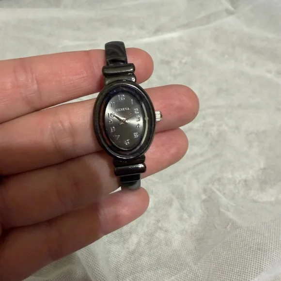 Geneva Black Oval Smartwatch blackish gray works water resistant‎