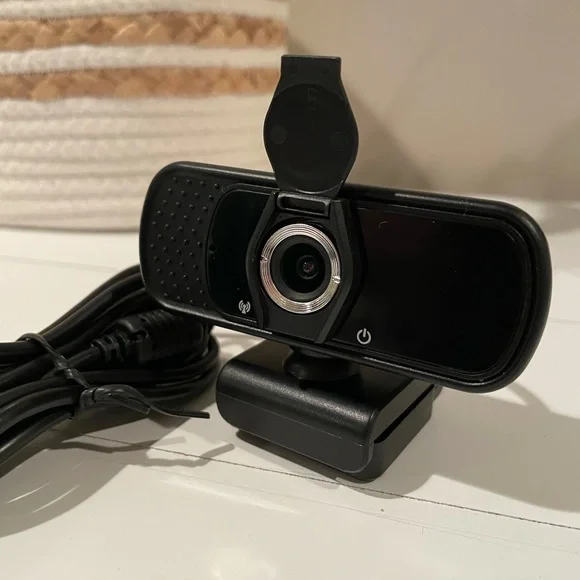 Web camera with usb plug and flip cover
