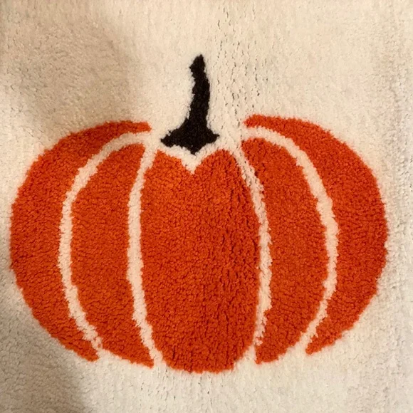 NWT Fall Pumpkin Rug White and Orange