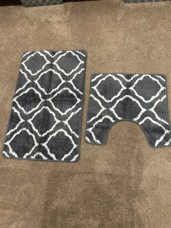 Plush Gray Moroccan Pattern 2-Piece Bath Mat Set - Brand Unknown