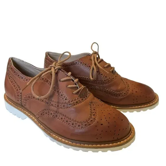 NWOT Kenneth Cole Reaction Wingtip Oxford Cognac Boys Size 1
