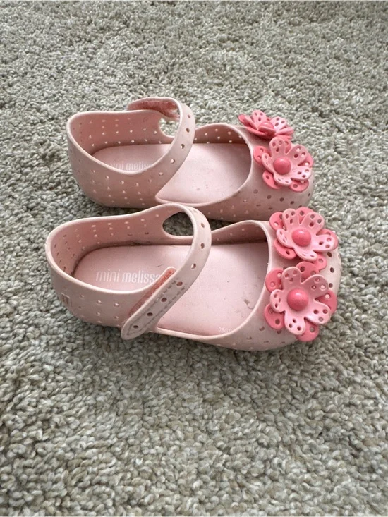 Size 7 Toddler Girl’s Mini Melissa Furadinha XII flats