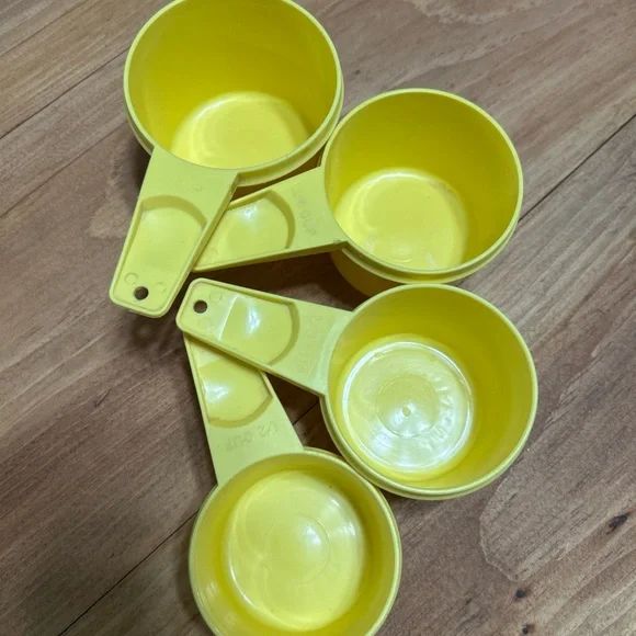 Vintage Tupperware Yellow Measuring Cup Set