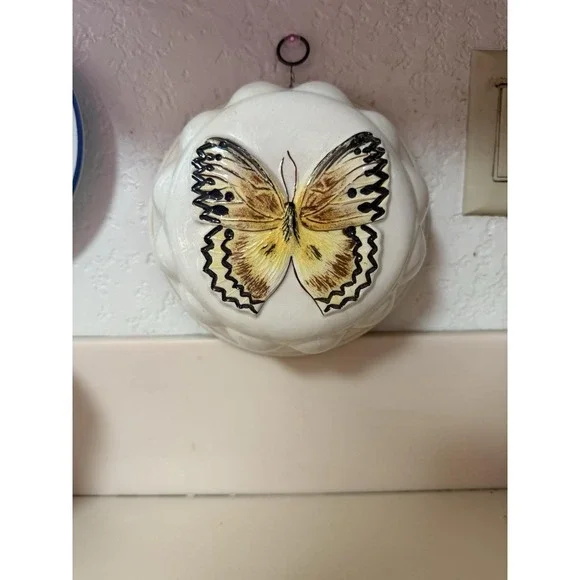 Vintage Ceramic‎ Butterfly Jelly Mold/Wall Hanging Kitchen Art Kitschy 8.5