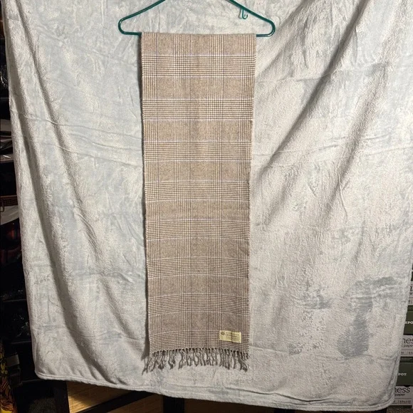 Grazalema scarf Lambs Wool Checkered Fabric tan shades‎ pure lambs wool