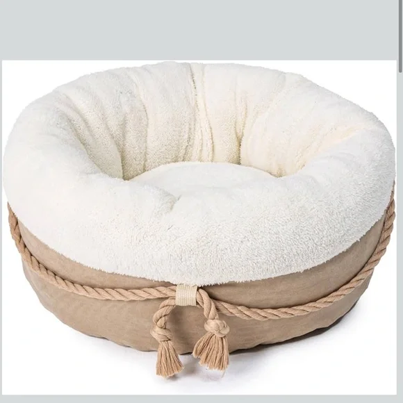 Cozy Cream Small Pet Bed