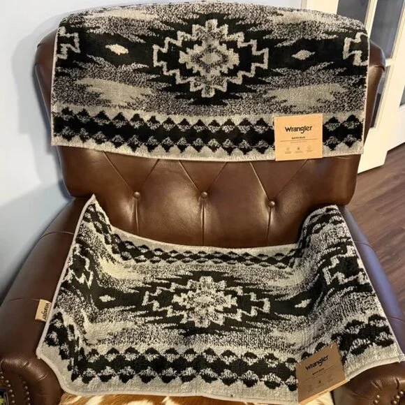 Set of 2 Wrangler Gray & Black Bathroom Rugs New