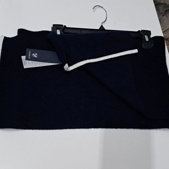 Cremieux 100% Cashmere Navy Scarf