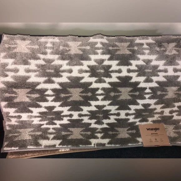 🖤 Wrangler Gray & White Geometric Bath Mat