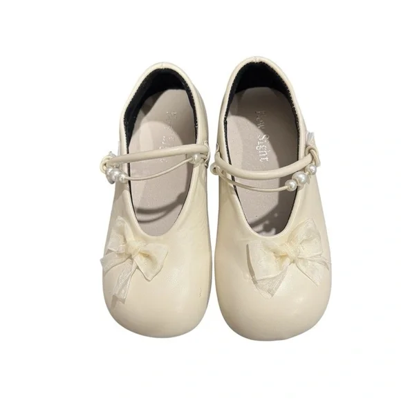 Faux leather girls shoes with bow