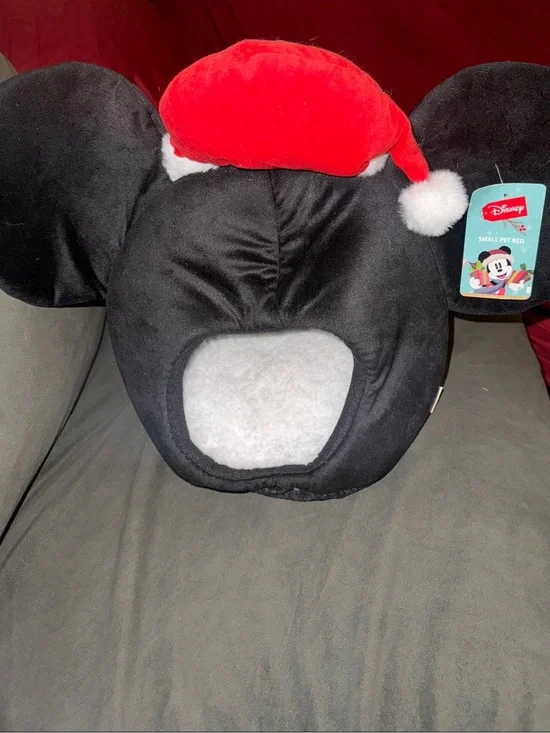 Disney Mickey Mouse Small Pet Bed – Christmas Holiday Design 🎄