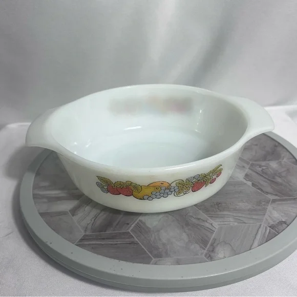 Vintage Anchor Hocking Fruit Harvest Fire-King 1 Qt Casserole Dish USA