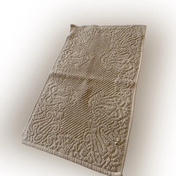 Ralph Lauren Textured Cream Bath Mat