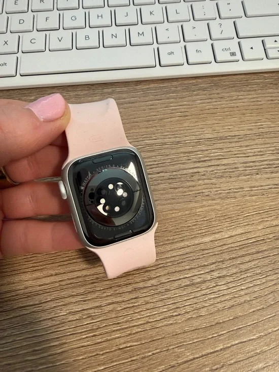 41 mm Apple Watch 8 Silver with Size 5 Light Pink Sport Band + Charger
