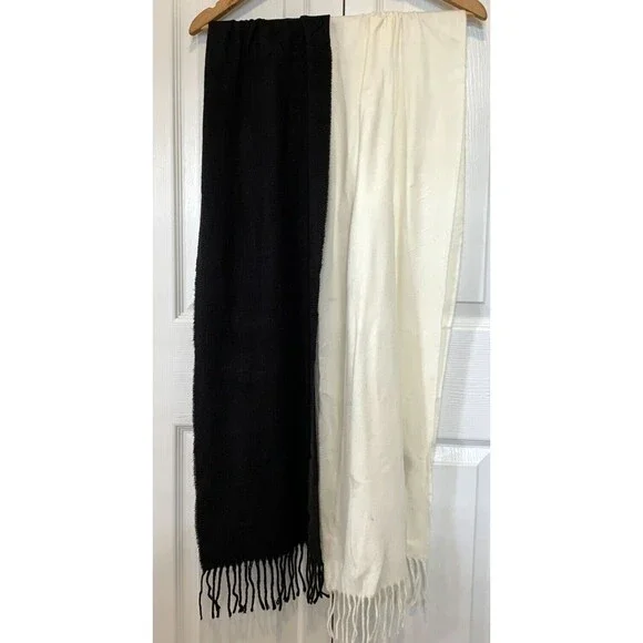 Lot of 2 Roundtree & Yorke Black & White Flannel Scarves Unisex Adult 72