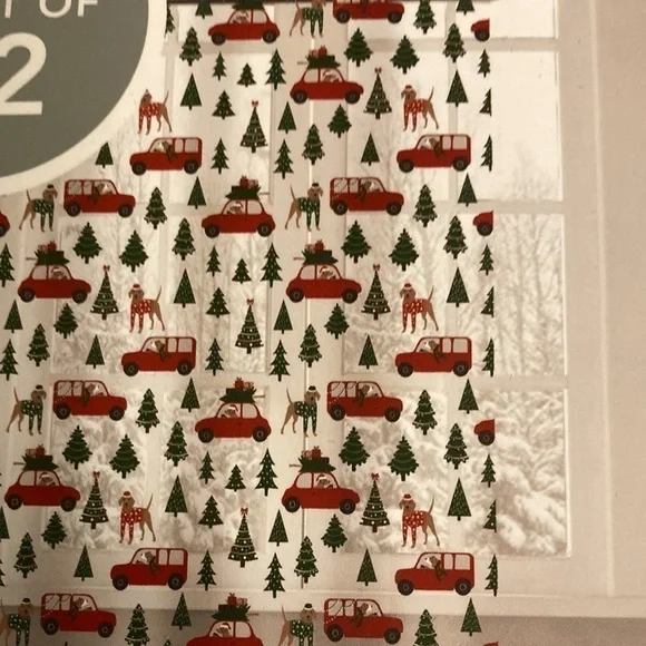 NEW ENVOGUE CHRISTMAS DOG AND RED CAR SHOWER CURTAIN SET 72 X 72