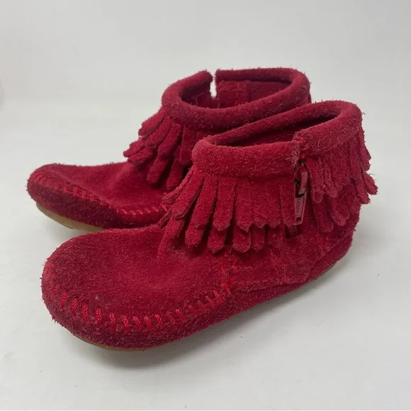 Minnetonka Fringe Moccasin Booties Size 6 Raspberry Red