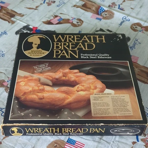 Wreath bread pan